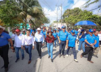 Celebran 50 aniversario del ejido Alfredo V. Bonfil con magno desfile