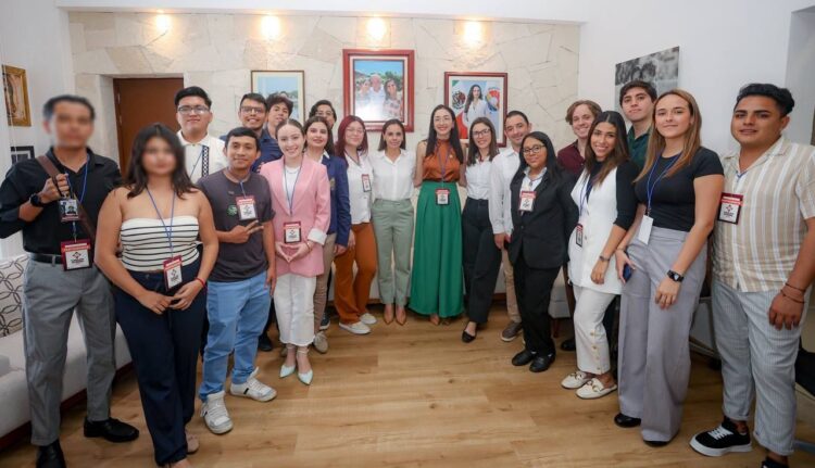 Visita “Cabildo Juvenil 2024” Palacio Municipal de Cancún