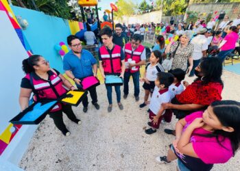 Fortalece gobierno de Isla Mujeres tejido social con nuevo parque infantil “Oxté” en Zona Continental