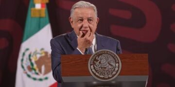 Paquete de reformas tiene como objetivo garantizar derechos sociales: AMLO