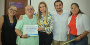 Reconoce Lili Campos a odontólogos de Solidaridad