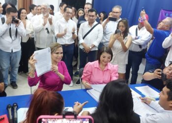 Se registra Lili Campos en la sede del PAN Solidaridad