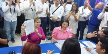 Se registra Lili Campos en la sede del PAN Solidaridad