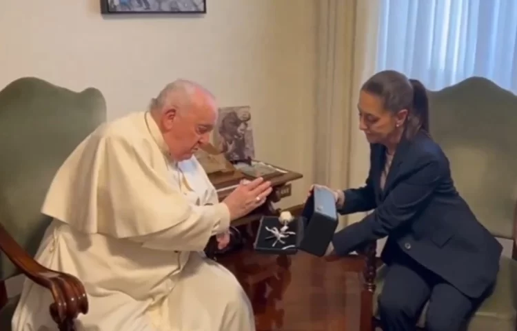 Claudia Sheinbaum entregará a Basílica rosa de plata bendecida por Francisco
