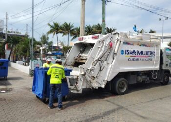 Redoblan esfuerzos para mantener limpia y ordenada Isla Mujeres