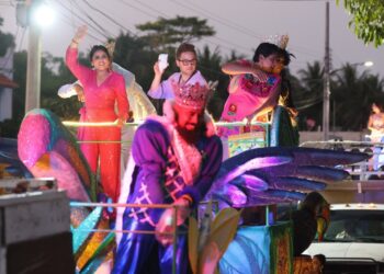 Multitudinaria noche de Carnaval de Puerto Morelos con presentación de la original Banda Limón