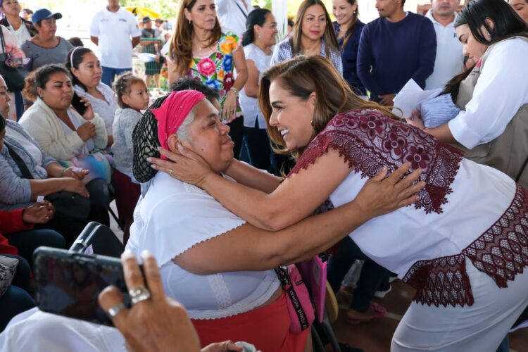 Mara Lezama lleva Mujer es Poder a más de 9 mil beneficiarias en Chetumal