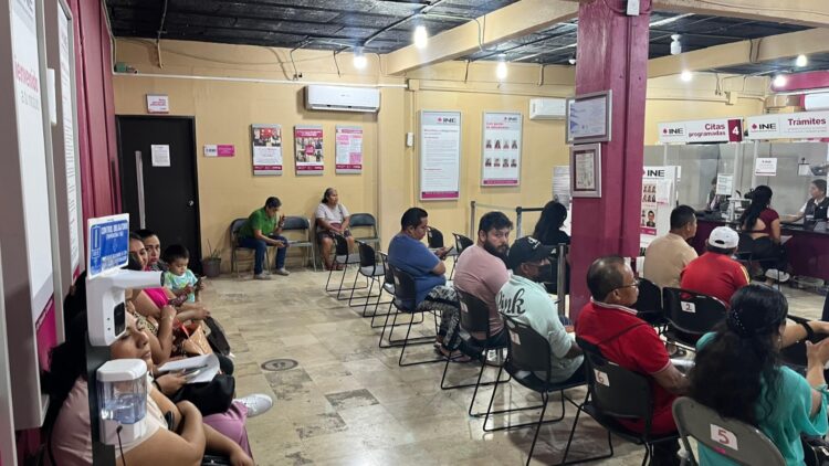 Invita INE Quintana Roo a recoger la credencial para votar