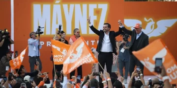 Álvarez Máynez se registra ante INE como candidato presidencial de MC