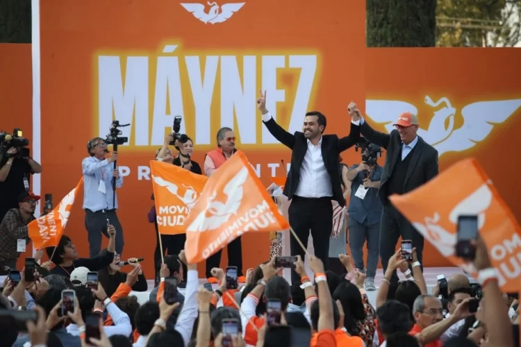 Álvarez Máynez se registra ante INE como candidato presidencial de MC