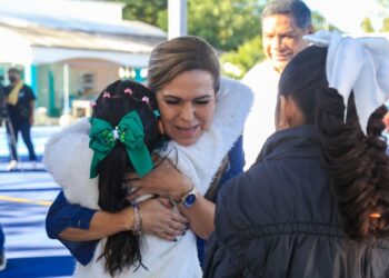 Inauguran en primaria de Puerto Aventuras espacios deportivos