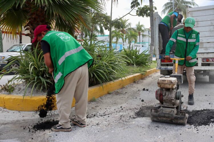 Gobierno de Puerto Morelos intensifica la rehabilitación de vialidades