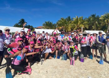 Protagonizan mujeres sobrevivientes de cáncer de mama el Festival Rosa Mexicano en Puerto Aventuras