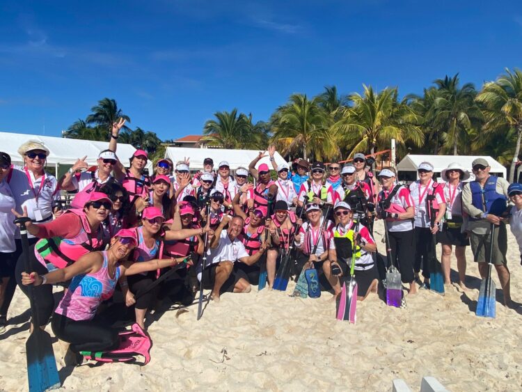 Protagonizan mujeres sobrevivientes de cáncer de mama el Festival Rosa Mexicano en Puerto Aventuras