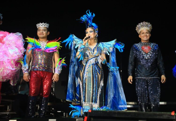 Gran presentación de Sebastián Yatra y espectacular paseo de comparsas en Playa del Carmen