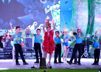 Vibran, cantan y bailan leonenses en segunda noche del Carnaval 2024 “Entre la selva y el mar”