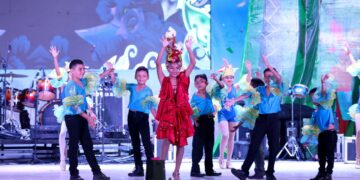 Vibran, cantan y bailan leonenses en segunda noche del Carnaval 2024 “Entre la selva y el mar”
