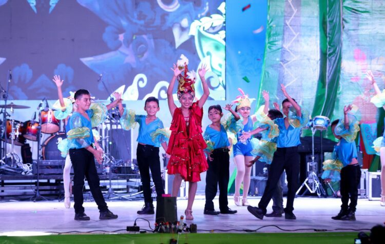 Vibran, cantan y bailan leonenses en segunda noche del Carnaval 2024 “Entre la selva y el mar”