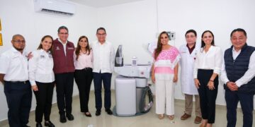 Mara Lezama y Beneficencia Pública entregan mastógrafos y apoyos funcionales
