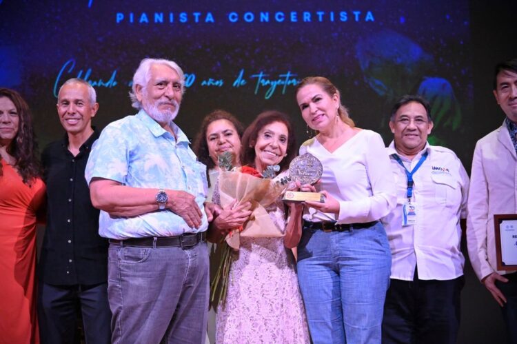 Homenaje a pianista y concertista Teresita Delgado en Playa del Carmen