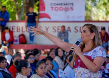 Lleva Mara Lezama esperanza y apoyos a la zona Maya con entrega de tarjetas “Comemos Tod@s”