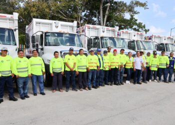 Entrega Gobierno Municipal 5 nuevos camiones recolectores de basura en la Zona Continental