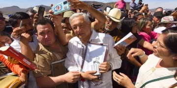 Hablaré con quien me sustituya para que no dé ni un paso atrás, asegura AMLO