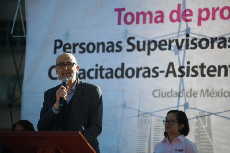 INE avala investigar transacciones de 390 mil dólares a favor de Verástegui