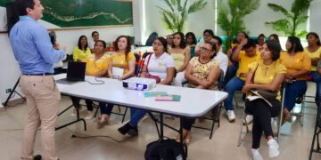Imparten platica sobre endometriosis a mujeres portomorelenses