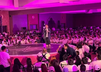 Xóchitl Gálvez presenta su propuesta de estrategia educativa