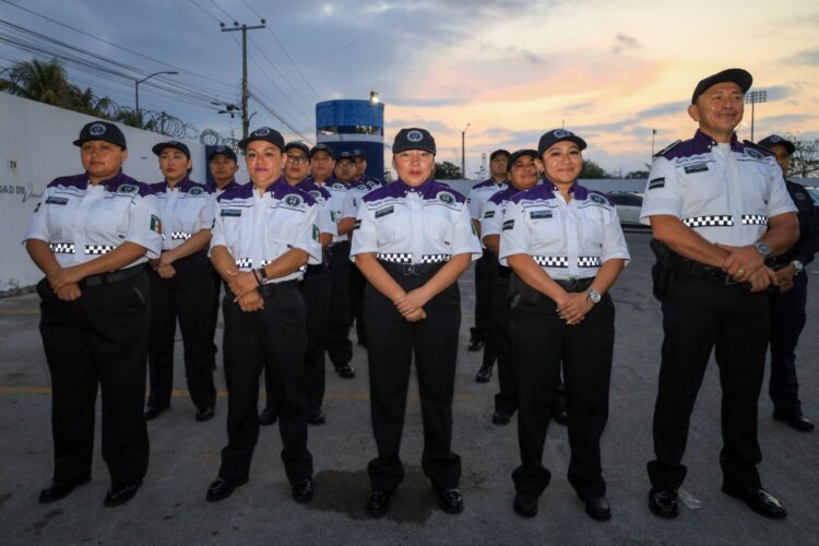 Reconocen a elementos de seguridad ciudadana y tránsito en Cancún