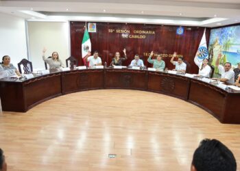 Aprueba Cabildo de Isla Mujeres licencia temporal a la Presidenta Municipal, Atenea Gómez