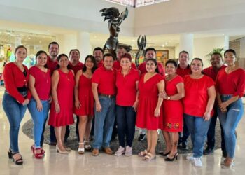 Una dirigencia de puertas abiertas, compromiso de Rubén Aguilar ante socias taxistas