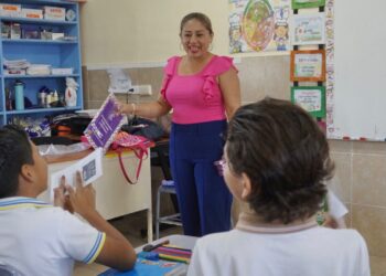 Imparten plática “Derechos Humanos de la Niñez” en Isla Mujeres