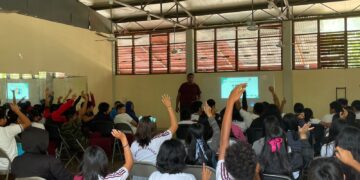 Imparten capacitación en Derechos Humanos a jóvenes de Leona Vicario