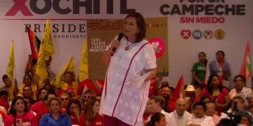 Xóchitl Gálvez modera en propuesta para pagar espacios en universidades privadas