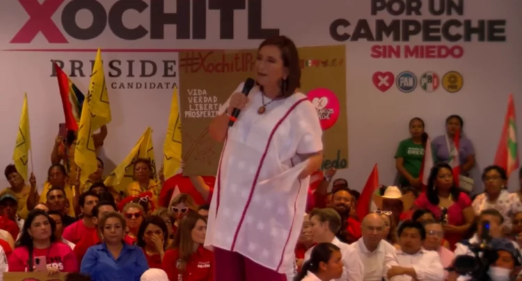 Xóchitl Gálvez modera en propuesta para pagar espacios en universidades privadas