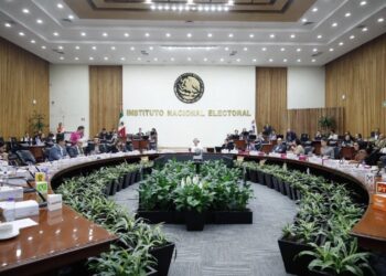 Piden a Xóchitl Gálvez bajar de redes mensajes en los que utiliza emblema del INE