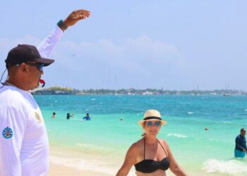 Isla Mujeres fortalece guardavidas para vacaciones de Semana Santa