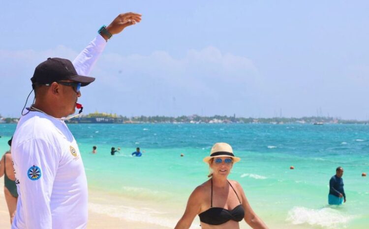 Isla Mujeres fortalece guardavidas para vacaciones de Semana Santa