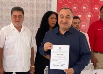Jorge Rodríguez Méndez recibe constancia como candidato a la Presidencia Municipal de Cancún
