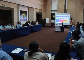 Imparten plática sobre rutas de atención a violencia contra la mujer en Puerto Morelos