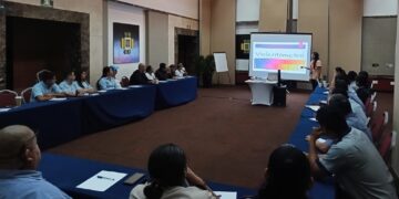 Imparten plática sobre rutas de atención a violencia contra la mujer en Puerto Morelos