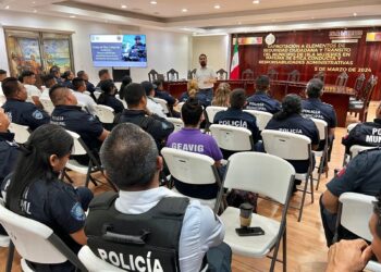 Promueve Gobierno Municipal capacitación profesional para policías de Isla Mujeres