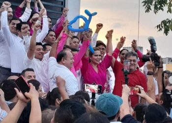 Tiene Lili Campos festivo registro de su candidatura ante el IEQROO