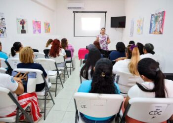 Empodera Gobierno Municipal a las servidoras públicas en Isla Mujeres