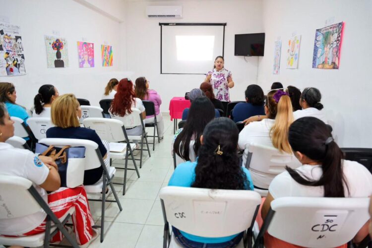 Empodera Gobierno Municipal a las servidoras públicas en Isla Mujeres