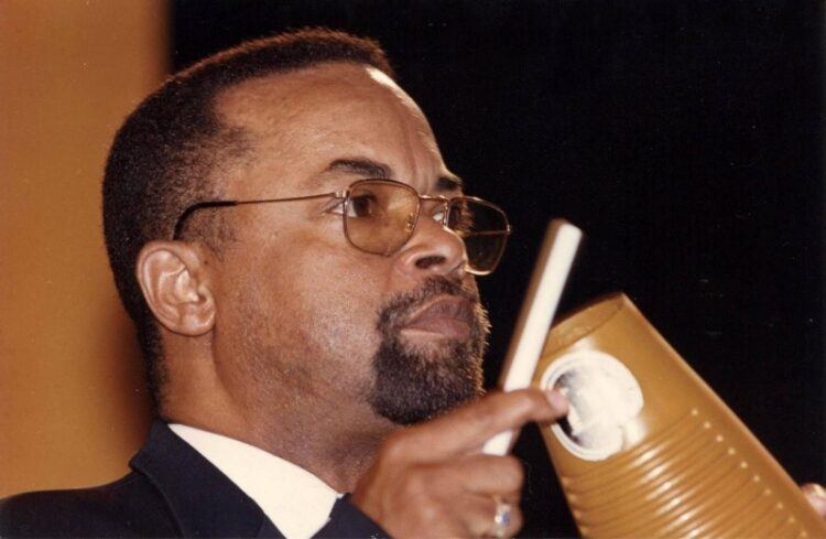 Defiendo el son a capa y espada