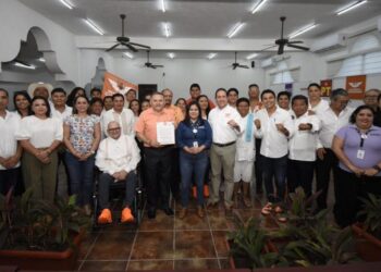 MC registra candidatos a diputados de mayoría ante el IEQROO