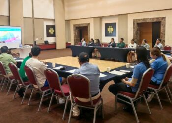 Llevan a cabo plática en Puerto Morelos para prevenir la discriminación